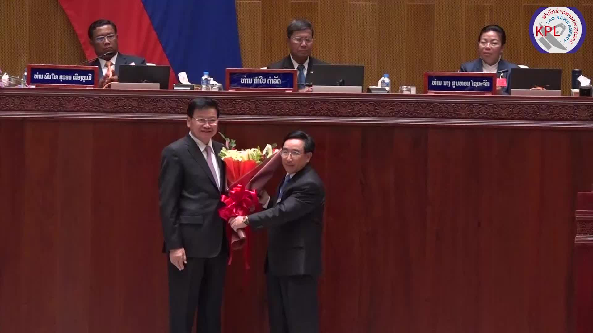 Video: ເລືອກຕັ້ງ ທ່ານ ພັນຄຳ ວິພາວັນ ເປັນນາຍົກລັດຖະມົນຕີຄົນໃໝ່