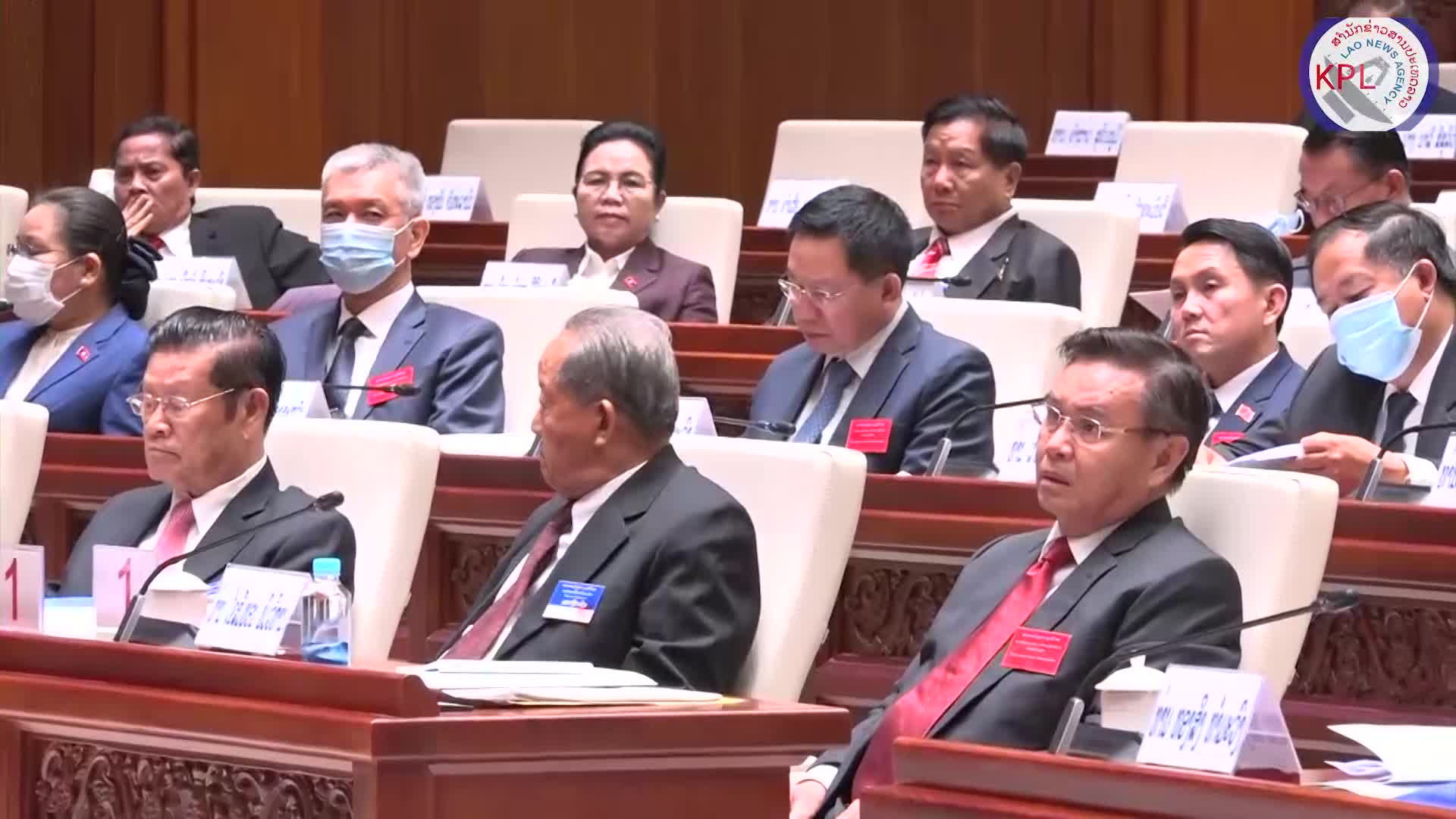 Video: ຮັບຮອງທ່ານ ໄຊສົມພອນ ພົມວິຫານ ເປັນປະທານສະພາແຫ່ງຊາດ ຊຸດທີ IX