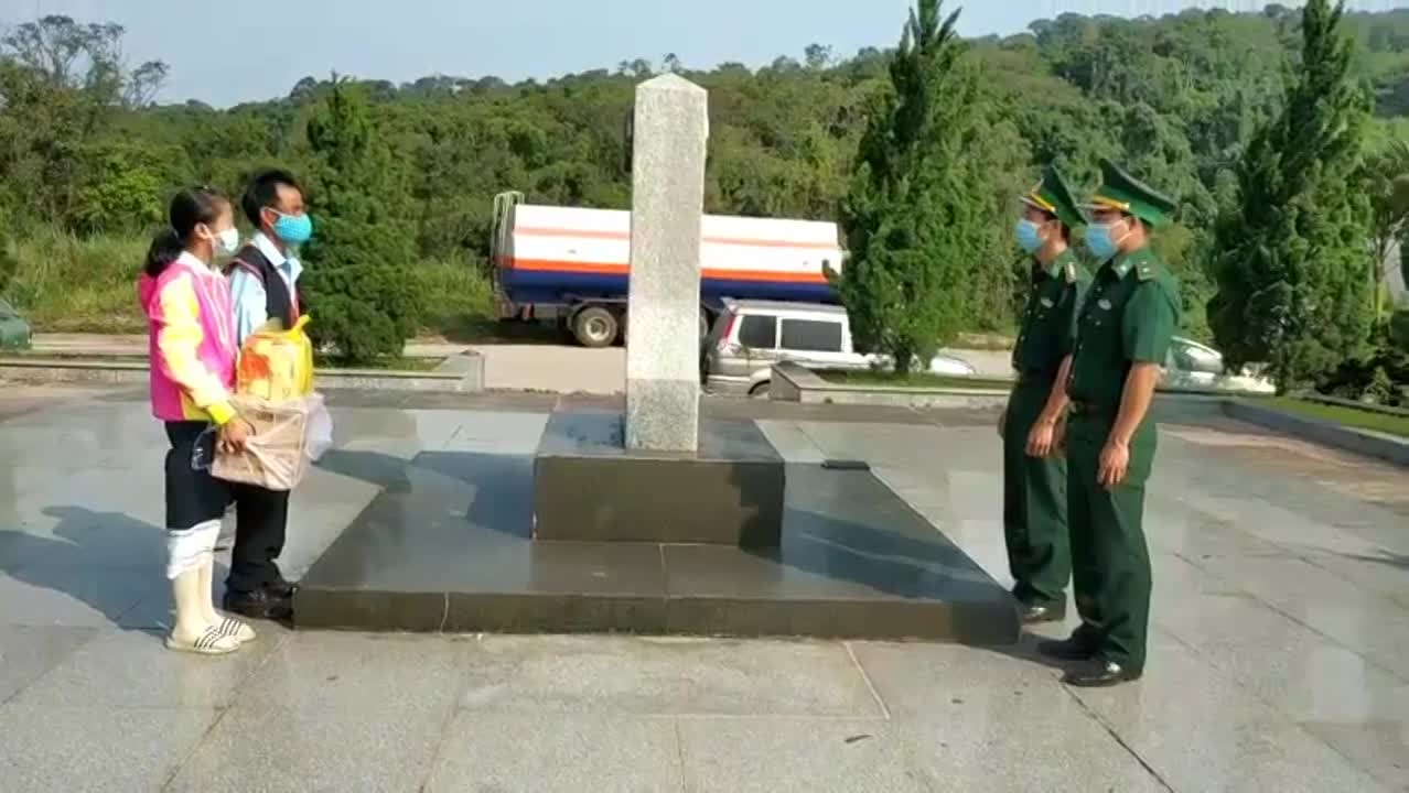 Những “ông Bụt” vai áo xanh