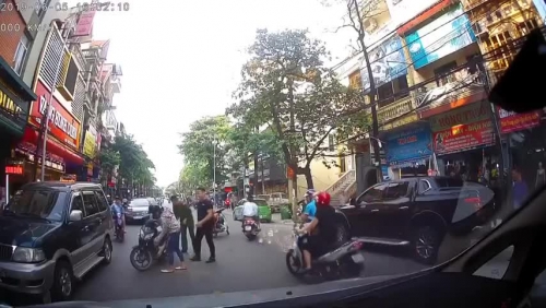 Hậu quả của việc vừa lái xe vừa sử dụng điện thoại